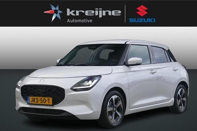 Wit Occasion 2025 Suzuki Swift Style Hatchback | € 20.925 (Eerlijke prijs) - Afbeelding 1/4