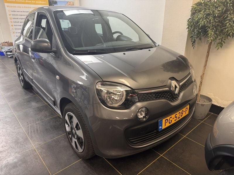 Grijs Gebruikt 2017 Renault Twingo Collection Hatchback | € 7.250 (Eerlijke prijs) - Afbeelding 1/4