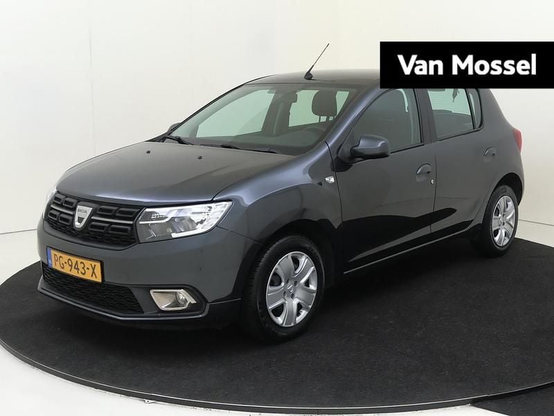 Grijs Occasion 2017 Dacia Sandero Lauréate Hatchback | € 9.935 (Eerlijke prijs) - Afbeelding 1/4