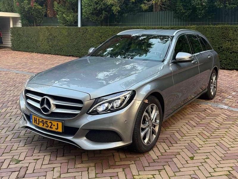 Grijs Gebruikt 2015 Mercedes C350e Edition Stationwagen | € 16.500 (Goede deal) - Afbeelding 1/4