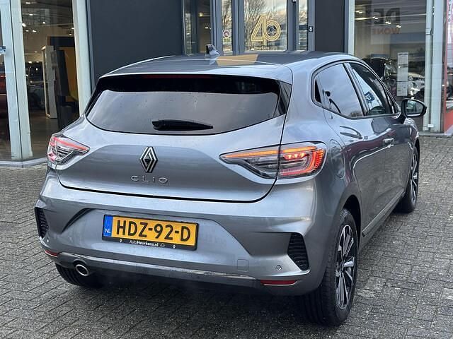 Occasion Renault Clio V Techno 91 PK (66 kW) 2025 Grijs Hatchback
