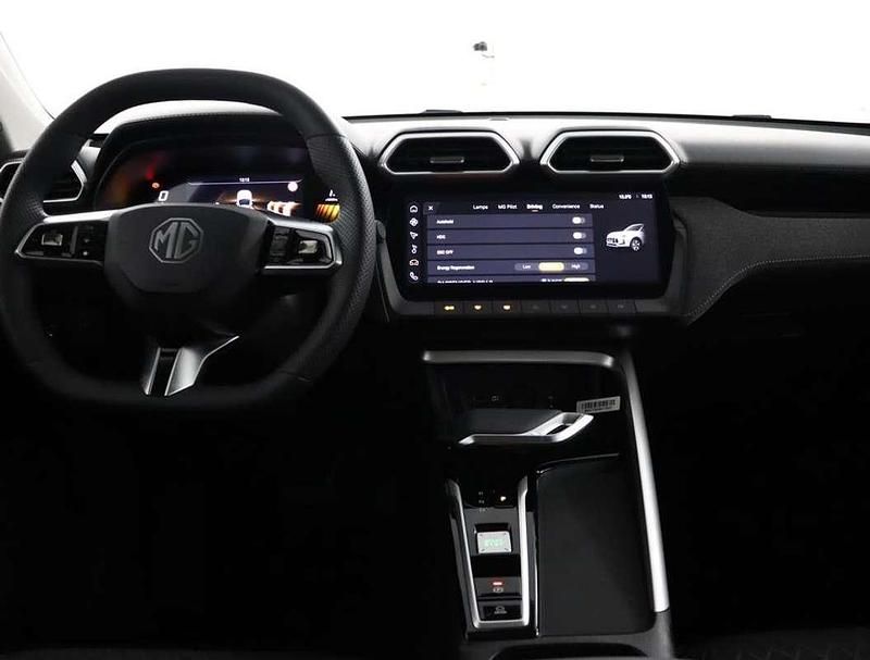 Nieuw MG ZS Comfort 197 PK (144 kW) 2025 Zilver Sedan