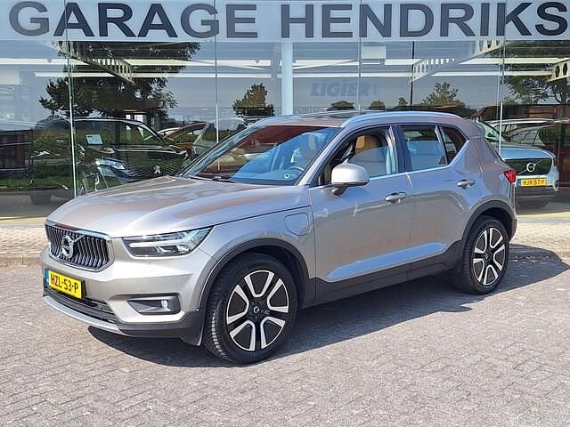 Beige Gebruikt 2021 Volvo XC40 Inscription SUV | € 29.450 (Eerlijke prijs) - Afbeelding 1/4