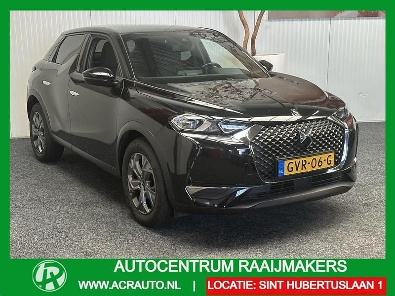 Zwart, metallic lak Gebruikt 2022 DS Automobiles DS3 Crossback SUV | € 16.935 (Goede deal) - Afbeelding 1/2