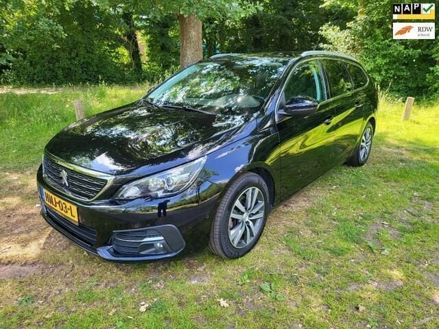 Zwart, metallic lak Gebruikt 2020 Peugeot 308 Allure Stationwagen | € 12.750 (Eerlijke prijs) - Afbeelding 1/4