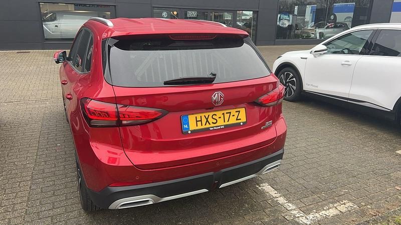 Occasion MG ZS Luxury 197 PK (144 kW) 2025 Rood SUV