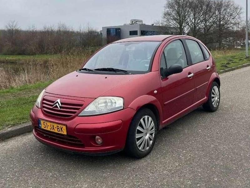 Rood Gebruikt 2002 Citroën C3 Exclusive Hatchback | € 800 (Goede deal) - Afbeelding 1/1