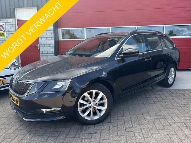 Zwart Gebruikt 2018 Skoda Octavia Business Line Stationwagen | € 16.888 (Eerlijke prijs) - Afbeelding 1/4