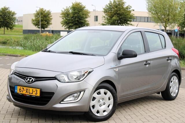 Grijs Gebruikt 2012 Hyundai i20 Style Hatchback | € 6.499 - Afbeelding 1/4