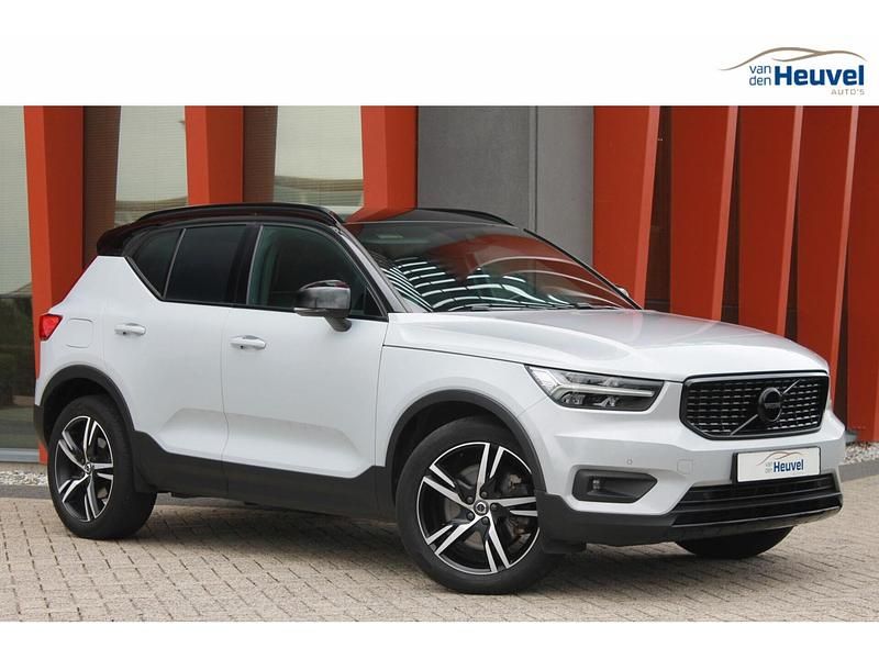 Grijs Gebruikt 2020 Volvo XC40 R-Design SUV | € 29.400 (Eerlijke prijs) - Afbeelding 1/4