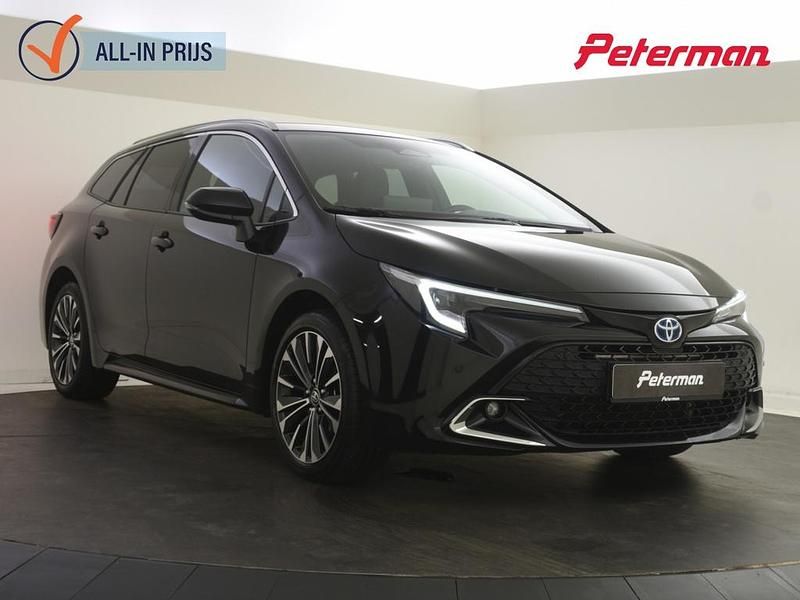 Zwart Gebruikt 2024 Toyota Corolla Stationwagen | € 29.499 (Eerlijke prijs) - Afbeelding 1/4