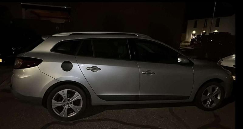 Occasion Renault Mégane GrandTour Dynamique 131 PK (96 kW) 2009 Zilver Stationwagen