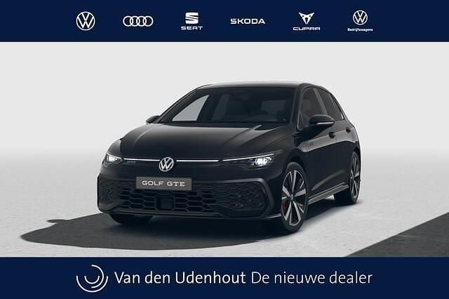 Zwart Nieuw 2025 VW Golf VIII GTE Hatchback | € 48.020 (Eerlijke prijs) - Afbeelding 1/4