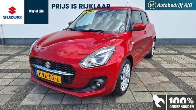 Rood Gebruikt 2024 Suzuki Swift Hatchback | € 22.750 (Eerlijke prijs) - Afbeelding 1/4