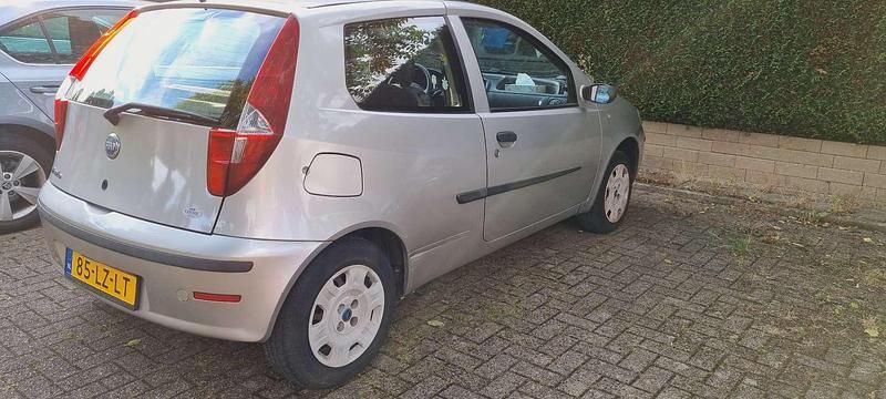 Beige Occasion 2003 Fiat Punto Active Hatchback | € 799 (Eerlijke prijs) - Afbeelding 1/4