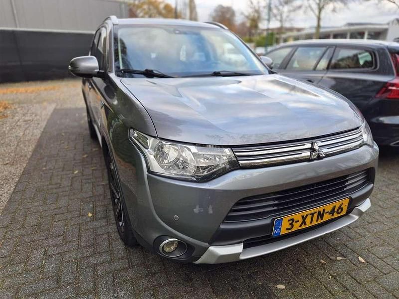 Gebruikt 2014 Mitsubishi Outlander P-HEV Plus SUV | € 9.000 (Iets duurder) - Afbeelding 1/4