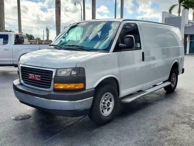 Wit Gebruikt 2021 GMC Savana Van | € 45.000 - Afbeelding 1/4