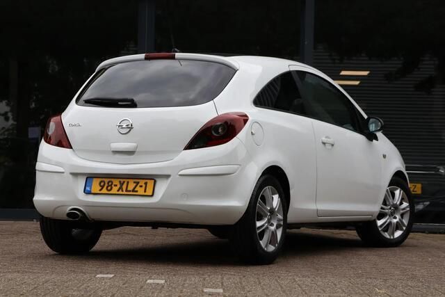 Occasion Opel Corsa Color Edition 86 PK (63 kW) 2012 Wit Hatchback