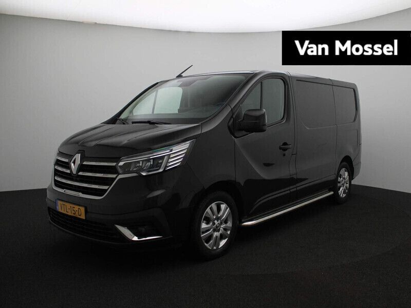 Zwart Gebruikt 2023 Renault Trafic Van | € 22.940 (Iets duurder) - Afbeelding 1/4