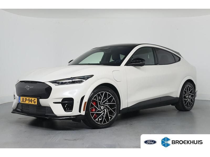 Wit Gebruikt 2022 Ford Mustang Mach-E GT SUV | € 42.900 (Eerlijke prijs) - Afbeelding 1/4