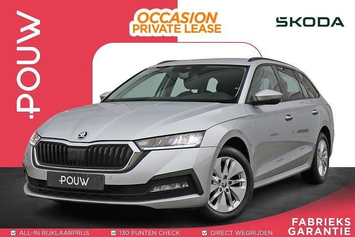 Grijs Occasion 2023 Skoda Octavia Ambition Stationwagen | € 22.450 (Eerlijke prijs) - Afbeelding 1/3