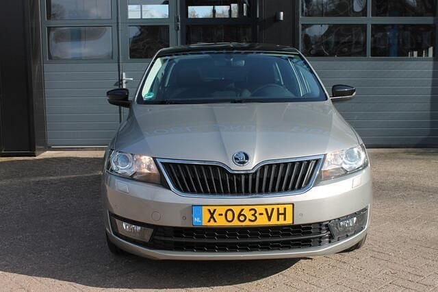 Occasion Skoda Rapid 90 PK (66 kW) 2016 Grijs (metallic) Hatchback