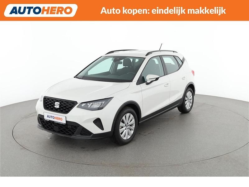 Wit Occasion 2022 Seat Arona Style SUV | € 14.549 (Super prijs) - Afbeelding 1/4