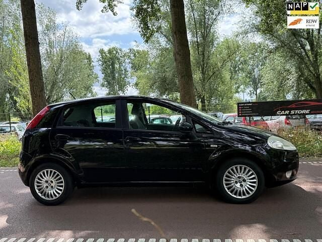 Zwart Gebruikt 2006 Fiat Grande Punto Hatchback | € 1.399 (Goede deal) - Afbeelding 1/4