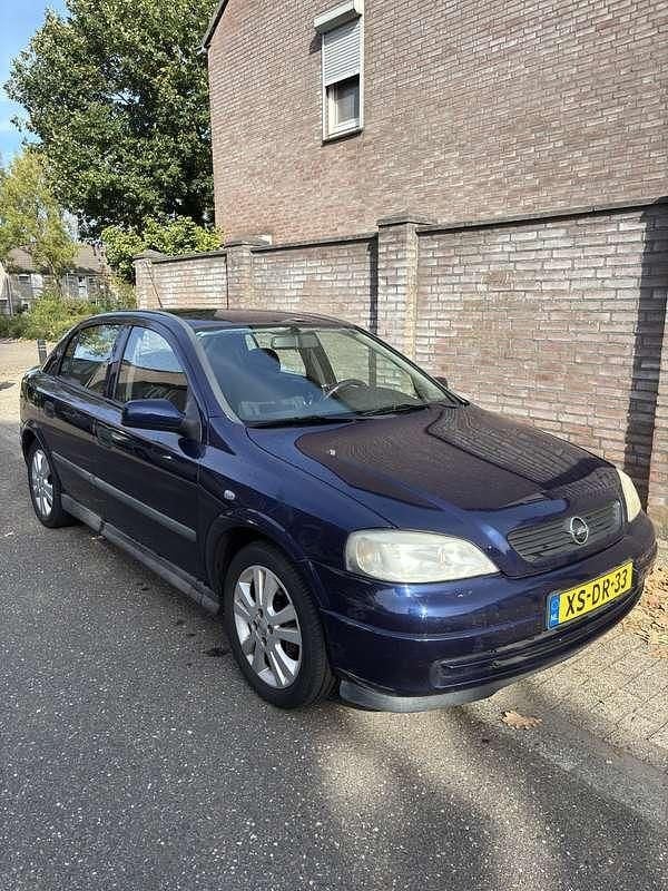 Blauw Gebruikt 1999 Opel Astra Hatchback | € 1.200 (Eerlijke prijs) - Afbeelding 1/4