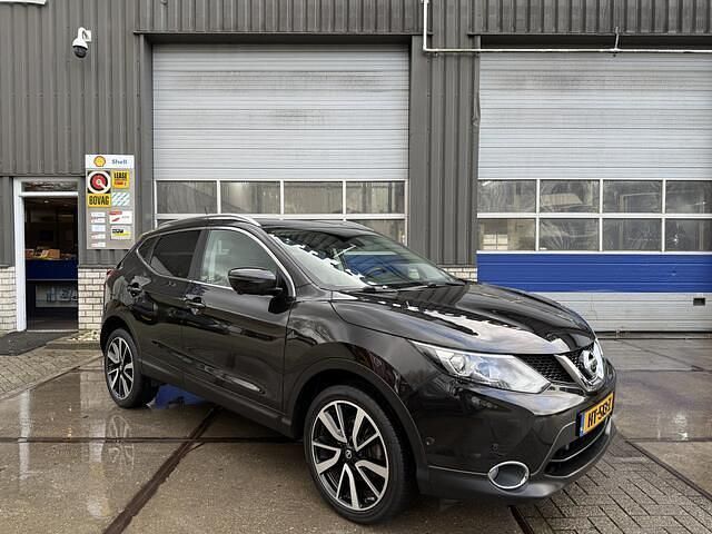 Zwart (metallic) Occasion 2016 Nissan Qashqai Tekna SUV | € 12.500 (Eerlijke prijs) - Afbeelding 1/4