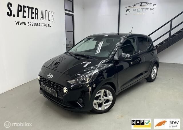 Zwart Gebruikt 2022 Hyundai i10 Edition Hatchback | € 12.995 (Eerlijke prijs) - Afbeelding 1/4