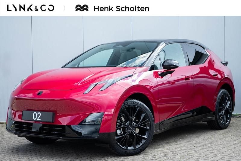 Rood Gebruikt 2025 Lynk & Co 02 SUV | € 39.950 - Afbeelding 1/4