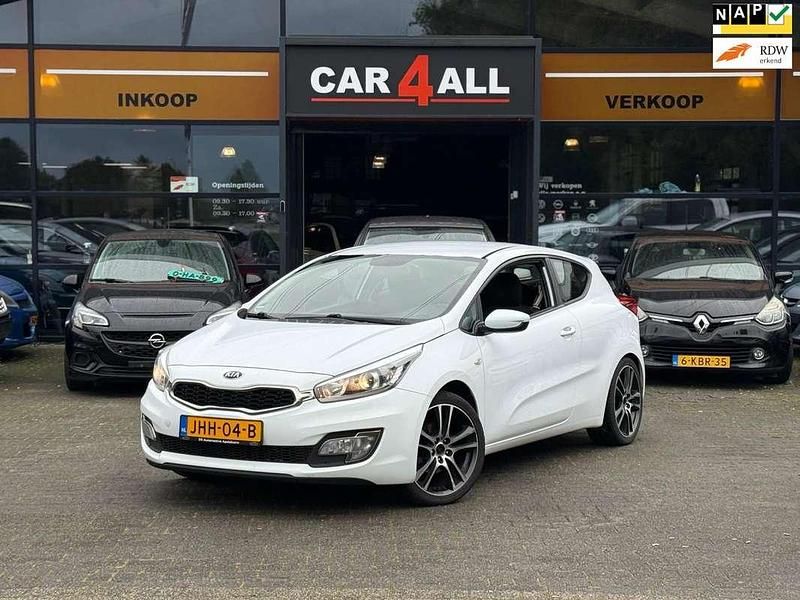 Wit Gebruikt 2014 Kia Ceed Hatchback | € 5.950 (Super prijs) - Afbeelding 1/4