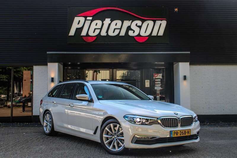 Wit Gebruikt 2017 BMW 530 Executive Stationwagen | € 23.949 (Eerlijke prijs) - Afbeelding 1/4