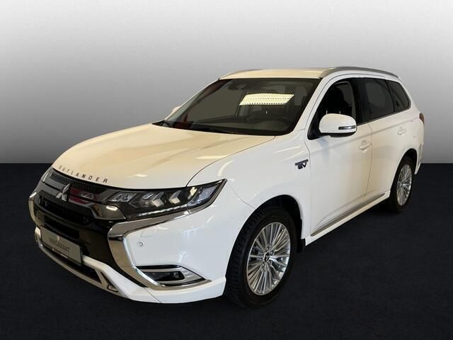 Wit Gebruikt 2020 Mitsubishi Outlander Intense+ SUV | € 24.950 (Iets duurder) - Afbeelding 1/4