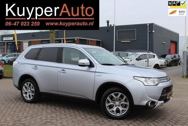Grijs Gebruikt 2015 Mitsubishi Outlander Edition SUV | € 9.999 (Goede deal) - Afbeelding 1/4