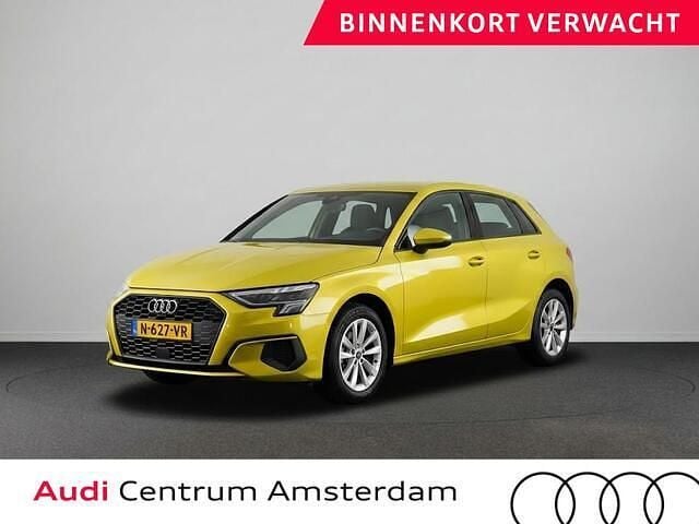 Geel (metallic) Occasion 2022 Audi A3 Sportback Proline Hatchback | € 19.949 (Goede deal) - Afbeelding 1/1