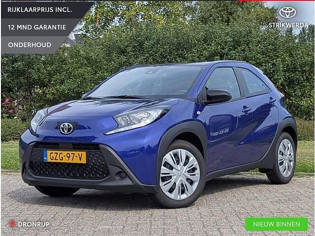 Blauw Gebruikt 2025 Toyota Aygo Play Hatchback | € 20.495 (Eerlijke prijs) - Afbeelding 1/4