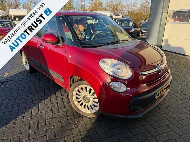 Rood Gebruikt 2013 Fiat 500L Pop MPV | € 2.650 - Afbeelding 1/4