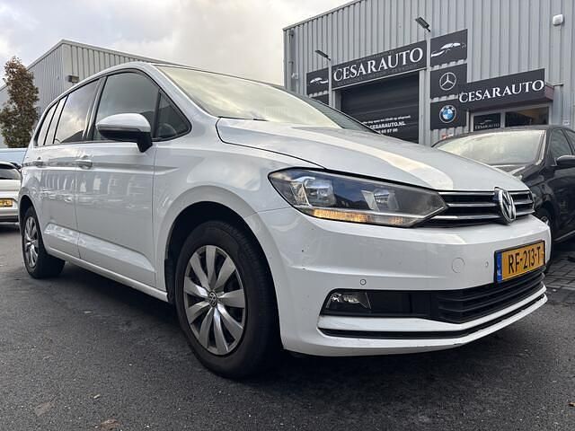Wit Gebruikt 2017 VW Touran MPV | € 8.999 (Iets duurder) - Afbeelding 1/4