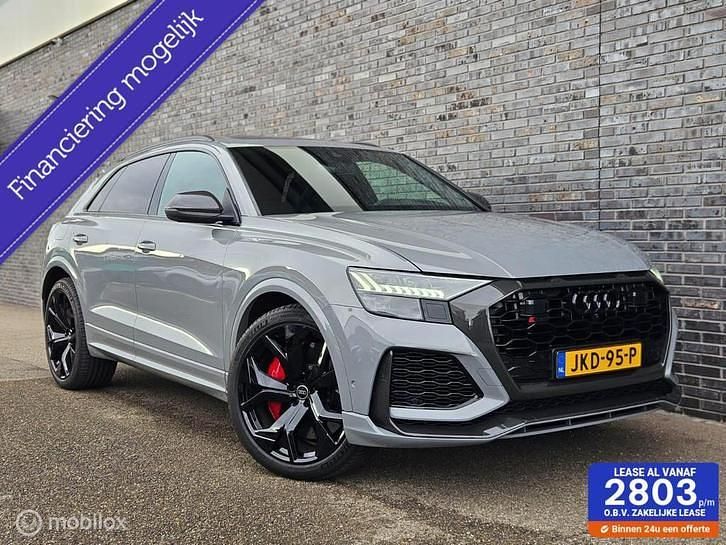 Grijs (metallic) Gebruikt 2024 Audi RS Q8 Design SUV | € 174.950 (Iets duurder) - Afbeelding 1/4