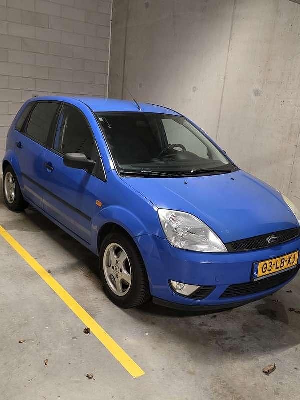Blauw Gebruikt 2002 Ford Fiesta Trend Hatchback | € 1.150 (Iets duurder) - Afbeelding 1/4