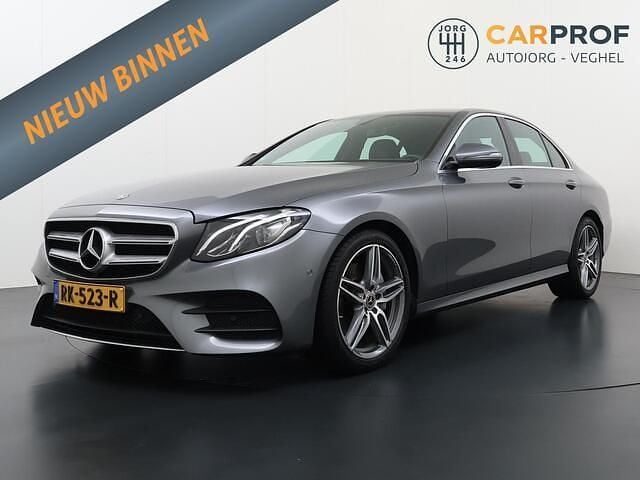 Grijs Gebruikt 2017 Mercedes E200 AMG Sedan | € 30.995 (Eerlijke prijs) - Afbeelding 1/4