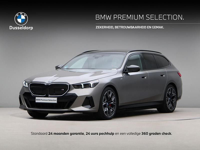 Grijs Gebruikt 2024 BMW i5 Comfort Edition Sedan | € 79.950 - Afbeelding 1/4