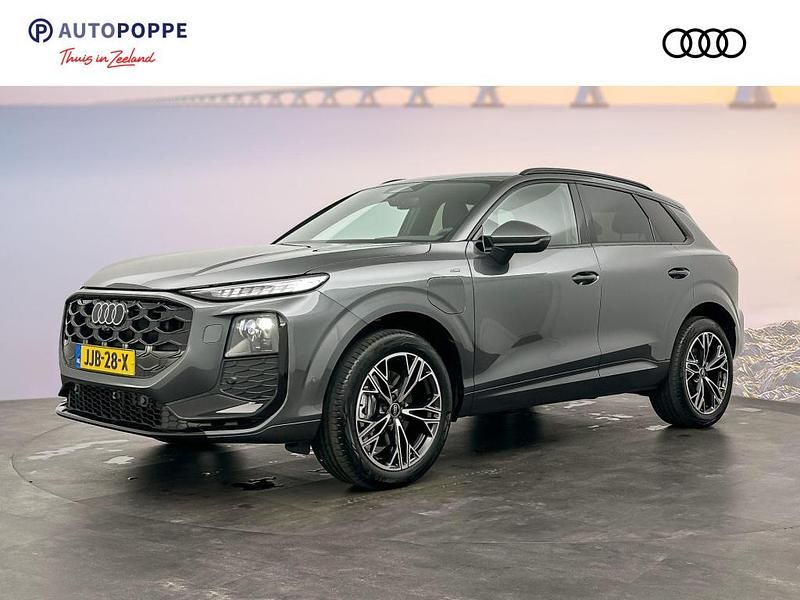 Hatchback Nieuw 2025 Audi Q3 Comfort SUV | € 62.900 - Afbeelding 1/4