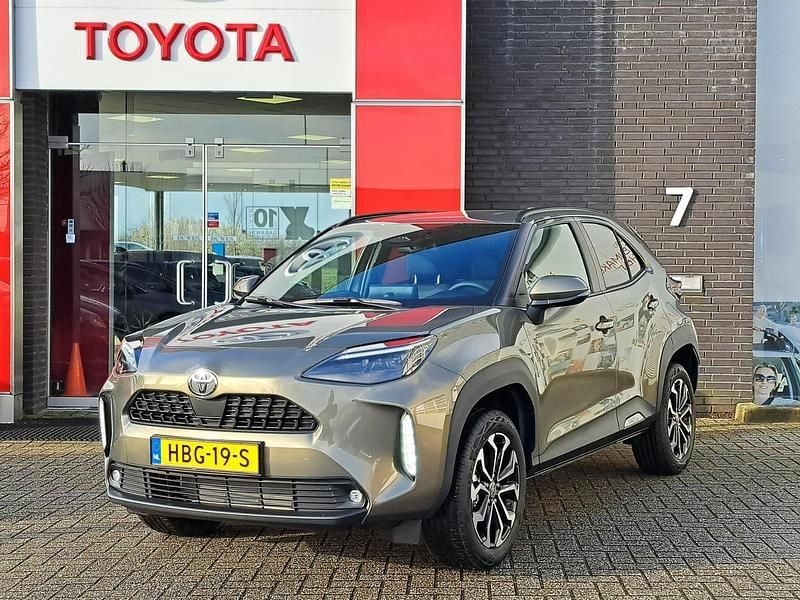 Groen Occasion 2025 Toyota Yaris Cross Edition SUV | € 28.900 (Goede deal) - Afbeelding 1/4