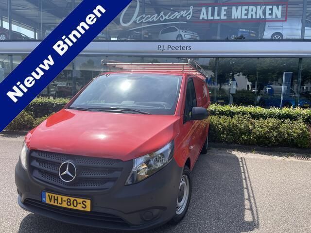 Rood Gebruikt 2020 Mercedes Vito MPV | € 18.950 (Eerlijke prijs) - Afbeelding 1/4