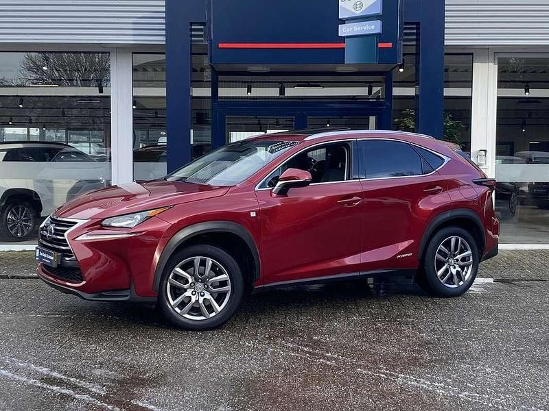 Occasion Lexus NX300h 197 PK (144 kW) 2015 Rood SUV