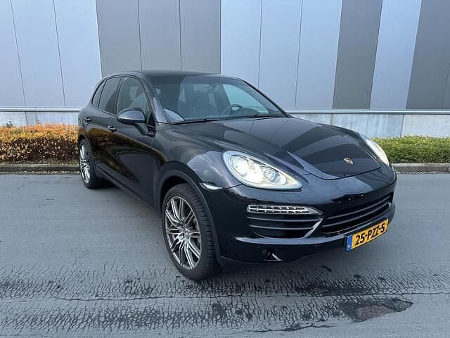 Zwart Gebruikt 2010 Porsche Cayenne SUV | € 24.950 (Eerlijke prijs) - Afbeelding 1/4