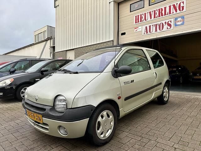 Geel Gebruikt 2000 Renault Twingo Initiale Hatchback | € 1.799 (Eerlijke prijs) - Afbeelding 1/4